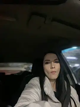 Snapshot of Roxana-Sexy chatting on 01/31/25, 08:32 Roxana-Sexy online show from 01/31/25, 08:32