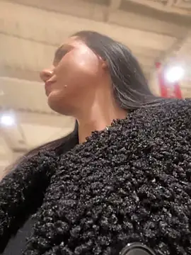 Snapshot of Roxana-Sexy chatting on 02/18/25, 05:31 Roxana-Sexy online show from 02/18/25, 05:31