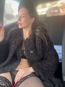 Snapshot of Roxana-Sexy chatting on 02/18/25, 08:49 Roxana-Sexy online show from 02/18/25, 08:49