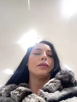 Snapshot of Roxana-Sexy chatting on 02/27/25, 05:34 Roxana-Sexy online show from 02/27/25, 05:34