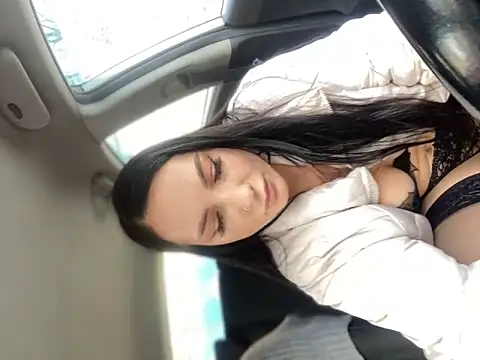 Snapshot of Roxana-Sexy chatting on 03/01/25, 08:45 Roxana-Sexy online show from 03/01/25, 08:45