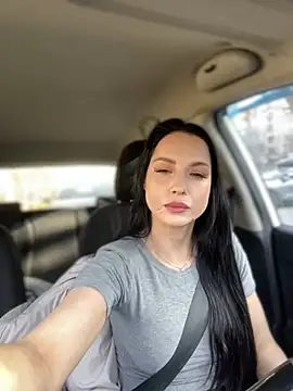 Snapshot of Roxana-Sexy chatting on 03/20/25, 03:13 Roxana-Sexy online show from 03/20/25, 03:13