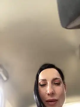 Snapshot of Roxana-Sexy chatting on 03/21/25, 08:39 Roxana-Sexy online show from 03/21/25, 08:39