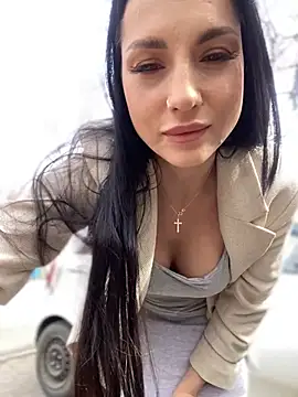 Snapshot of Roxana-Sexy chatting on 03/22/25, 05:39 Roxana-Sexy online show from 03/22/25, 05:39