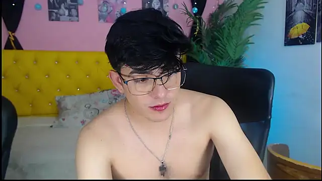 nolan twink1 online show from 12/18/24, 08:57