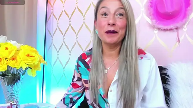 Snapshot of ladylians chatting on 12/14/24, 11:34 ladylians online show from 12/14/24, 11:34