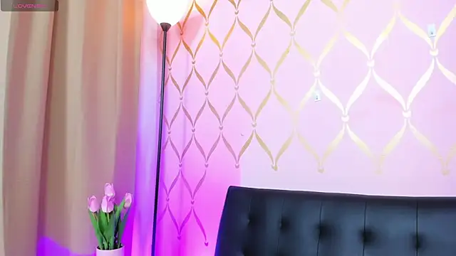 Snapshot of ladylians chatting on 12/19/24, 12:56 ladylians online show from 12/19/24, 12:56