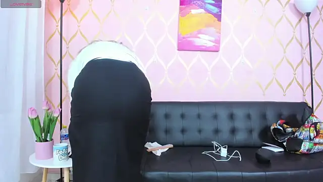 Snapshot of ladylians chatting on 01/11/25, 02:41 ladylians online show from 01/11/25, 02:41