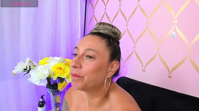 Snapshot of ladylians chatting on 01/23/25, 10:44 ladylians online show from 01/23/25, 10:44