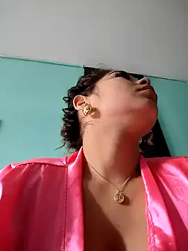 Snapshot of LaurenWelly_ chatting on 01/03/25, 03:44 LaurenWelly online show from 01/03/25, 03:44