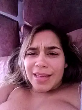 Snapshot of LaurenWelly_ chatting on 01/16/25, 03:34 LaurenWelly online show from 01/16/25, 03:34