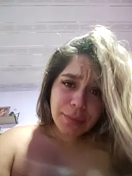 Snapshot of LaurenWelly_ chatting on 09/22/25, 10:39 LaurenWelly online show from 09/22/25, 10:39