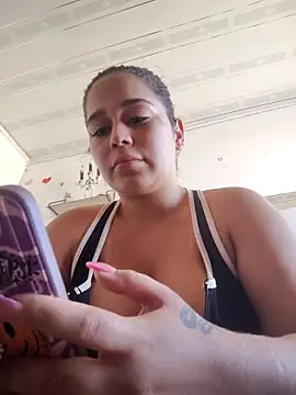 Snapshot of LaurenWelly_ chatting on 10/17/25, 08:11 LaurenWelly online show from 10/17/25, 08:11