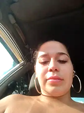 Snapshot of LaurenWelly_ chatting on 10/18/25, 09:04 LaurenWelly online show from 10/18/25, 09:04