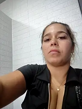 Snapshot of LaurenWelly_ chatting on 11/05/25, 09:15 LaurenWelly online show from 11/05/25, 09:15