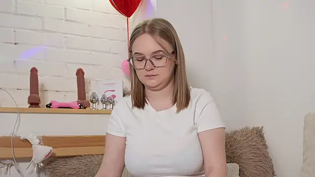 MonicaAsis online show from 12/12/24, 06:10