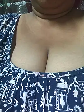 Snapshot of Rinki_Guptaa chatting on 09/25/25, 06:55 Rinki Guptaa online show from 09/25/25, 06:55