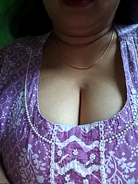 Snapshot of Rinki_Guptaa chatting on 12/22/25, 11:07 Rinki Guptaa online show from 12/22/25, 11:07