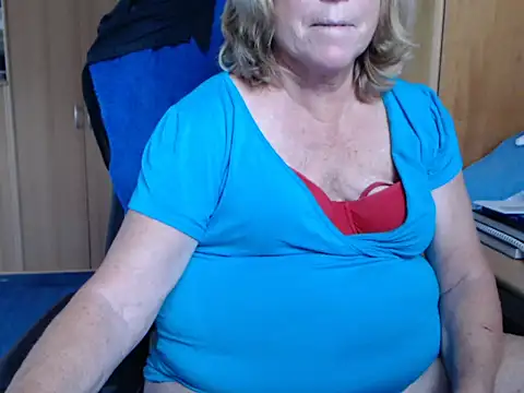 Snapshot of _sunshine__ chatting on 10/03/25, 04:15  sunshine   online show from 10/03/25, 04:15