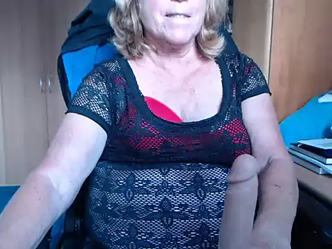 Snapshot of _sunshine__ chatting on 10/05/25, 06:45  sunshine   online show from 10/05/25, 06:45