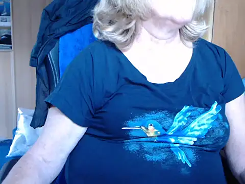 Snapshot of _sunshine__ chatting on 10/22/25, 06:35  sunshine   online show from 10/22/25, 06:35