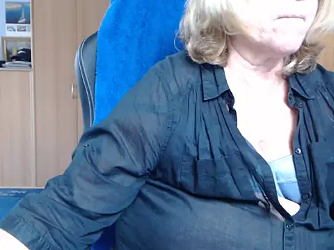 Snapshot of _sunshine__ chatting on 10/26/25, 07:36  sunshine   online show from 10/26/25, 07:36