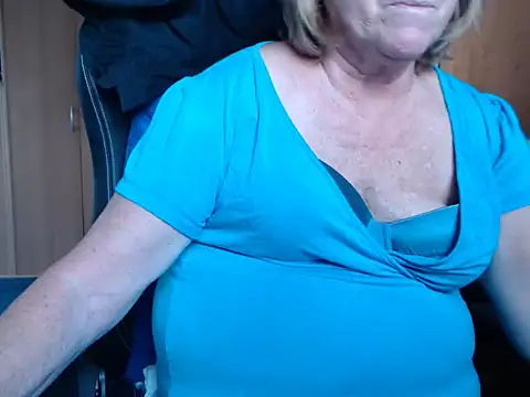 Snapshot of _sunshine__ chatting on 10/29/25, 07:32  sunshine   online show from 10/29/25, 07:32