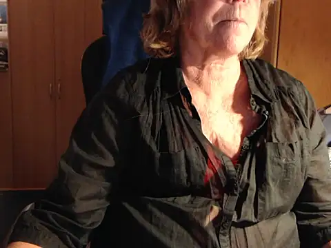 Snapshot of _sunshine__ chatting on 11/16/25, 07:30 sunshine online show from 11/16/25, 07:30