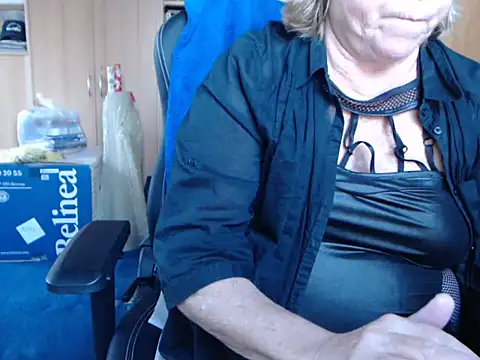 Snapshot of _sunshine__ chatting on 11/22/25, 02:49 sunshine online show from 11/22/25, 02:49