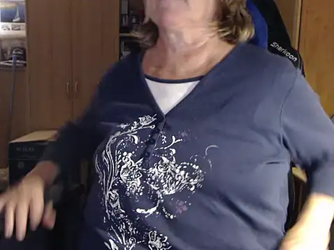 Snapshot of _sunshine__ chatting on 11/25/25, 04:18 sunshine online show from 11/25/25, 04:18