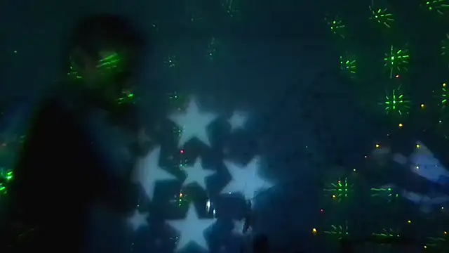 Snapshot of brunoguunot chatting on 12/23/24, 01:18 brunoguunot online show from 12/23/24, 01:18