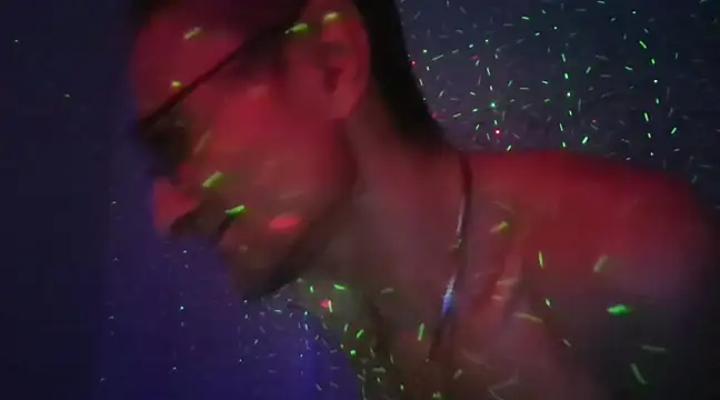 Snapshot of brunoguunot chatting on 12/23/24, 07:41 brunoguunot online show from 12/23/24, 07:41