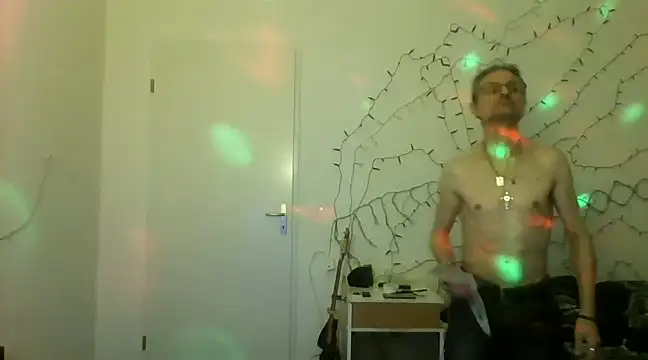 Snapshot of brunoguunot chatting on 01/03/25, 03:33 brunoguunot online show from 01/03/25, 03:33