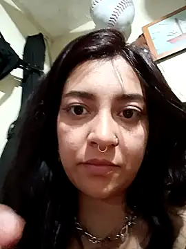 Snapshot of CORALINE_GREYM chatting on 10/05/25, 04:11 CORALINE GREYM online show from 10/05/25, 04:11