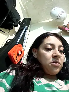 Snapshot of CORALINE_GREYM chatting on 10/19/25, 03:51 CORALINE GREYM online show from 10/19/25, 03:51