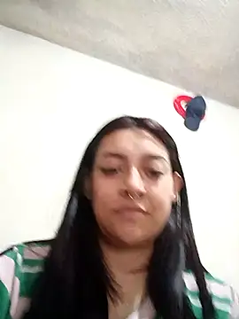 Snapshot of CORALINE_GREYM chatting on 11/04/25, 07:40 CORALINE GREYM online show from 11/04/25, 07:40