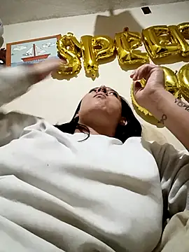 Snapshot of CORALINE_GREYM chatting on 11/06/25, 01:50 CORALINE GREYM online show from 11/06/25, 01:50