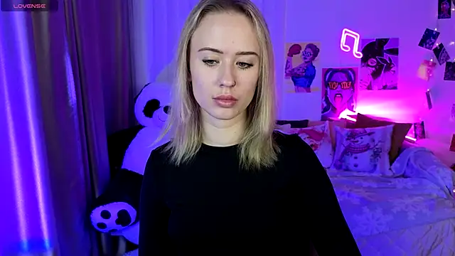 Snapshot of SashaBrooks chatting on 12/14/25, 02:11 SashaBrooks online show from 12/14/25, 02:11