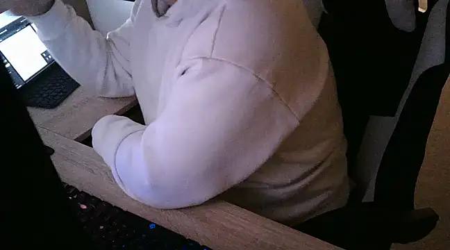 Snapshot of zebymasry chatting on 12/30/24, 02:20 zebymasry online show from 12/30/24, 02:20