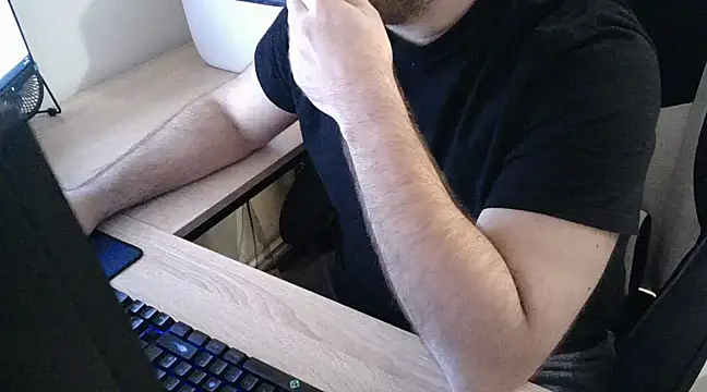 Snapshot of zebymasry chatting on 01/03/25, 08:22 zebymasry online show from 01/03/25, 08:22