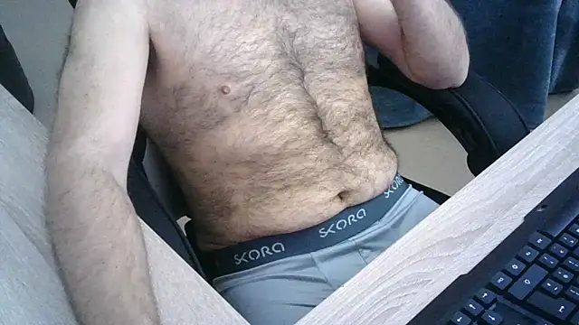 Snapshot of zebymasry chatting on 10/16/25, 10:05 zebymasry online show from 10/16/25, 10:05