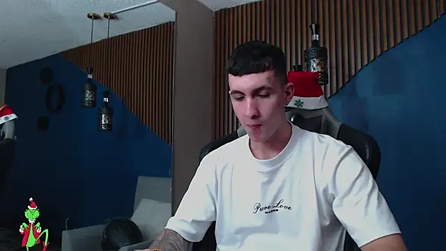 JacksonOlsenn online show from 12/30/24, 07:53