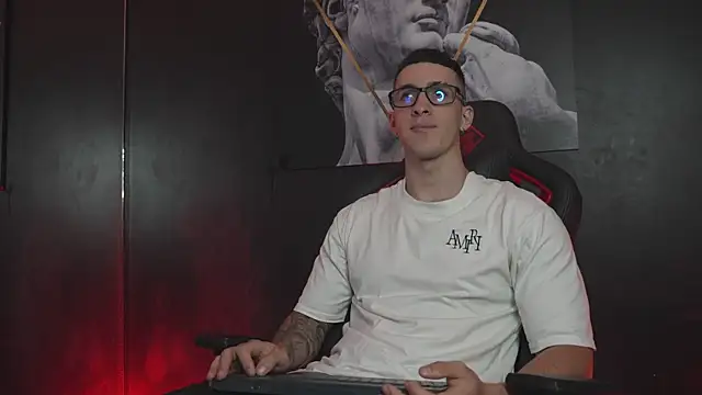 JacksonOlsenn online show from 11/14/25, 09:02