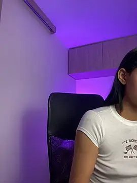 maddy bronw  online show from 12/06/24, 04:03