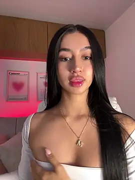 maddy bronw  online show from 09/18/25, 11:18