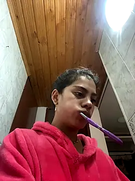 NINA 18 YEARS online show from 12/15/25, 07:29