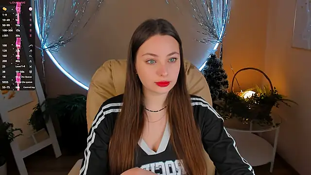 Snapshot of MoonLissa chatting on 12/08/24, 06:33 MoonLissa online show from 12/08/24, 06:33