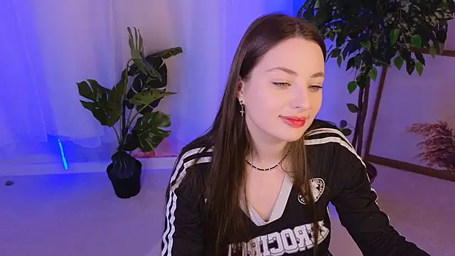 Snapshot of MoonLissa chatting on 12/13/24, 04:38 MoonLissa online show from 12/13/24, 04:38