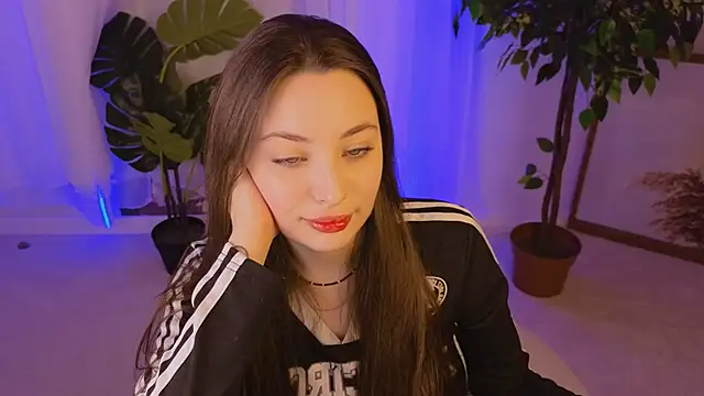 Snapshot of MoonLissa chatting on 12/15/24, 01:00 MoonLissa online show from 12/15/24, 01:00