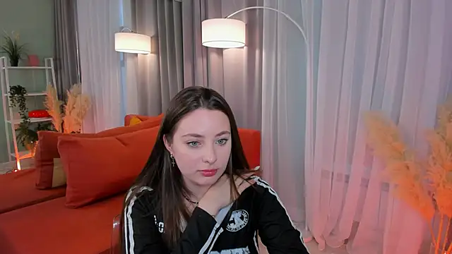 Snapshot of MoonLissa chatting on 02/02/25, 04:00 MoonLissa online show from 02/02/25, 04:00